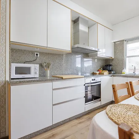 Adeines Viviendas Uso Turistico * A Estrada